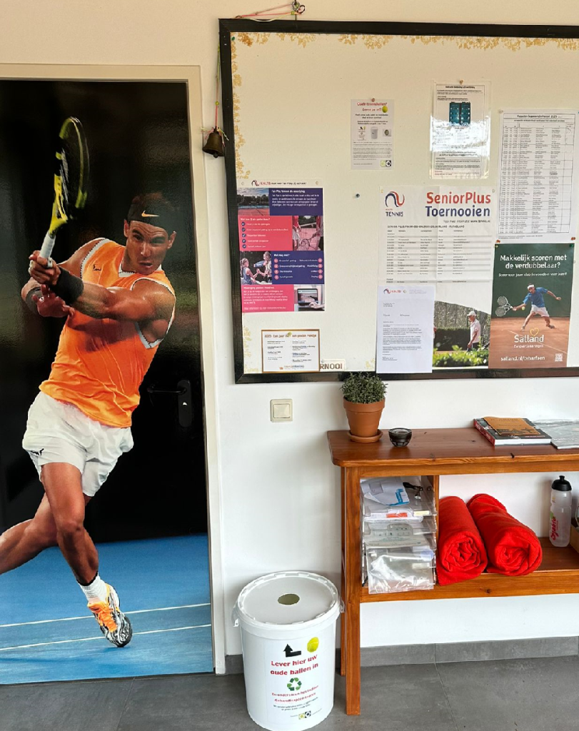 Inzameling oude ballen bijgesneden